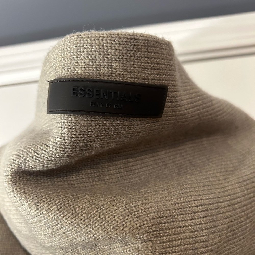 NWT Essentials Fear of God Hoodie Sweater - Picture 4 of 8